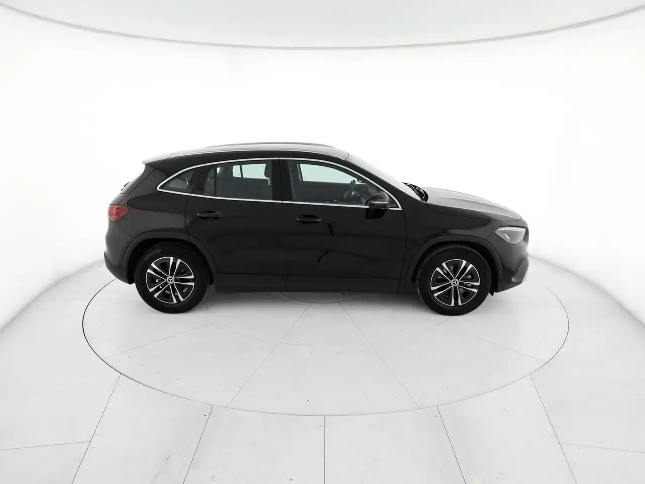 Mercedes-Benz GLA 180 d executive auto, миниатюра 5