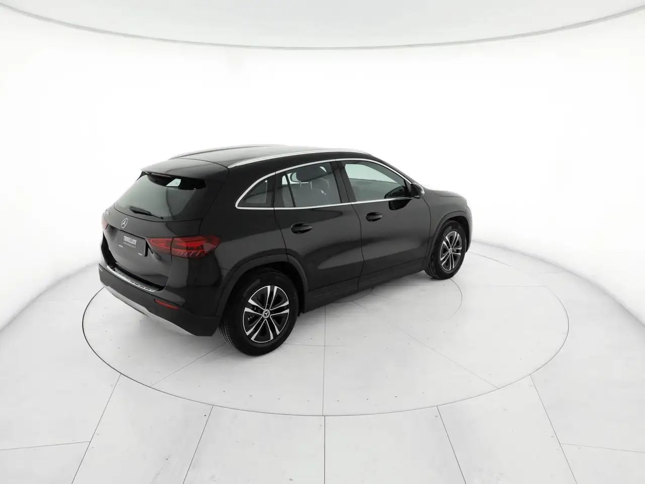 Mercedes-Benz GLA 180 d executive auto, миниатюра 4