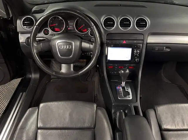 Audi A4 view 24