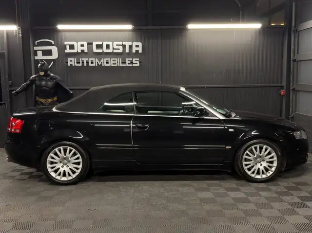Audi A4 view 14