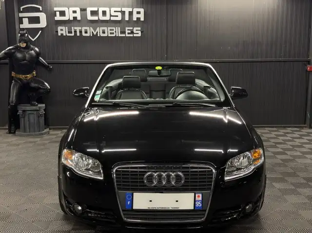 Audi A4 view 4