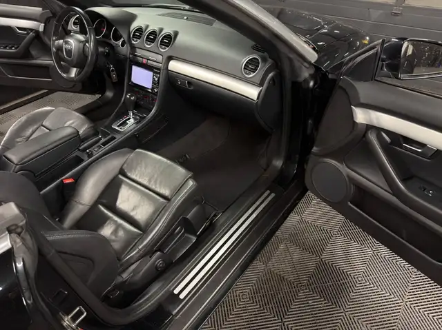 Audi A4 view 19