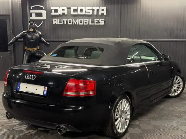 Audi A4 view 12