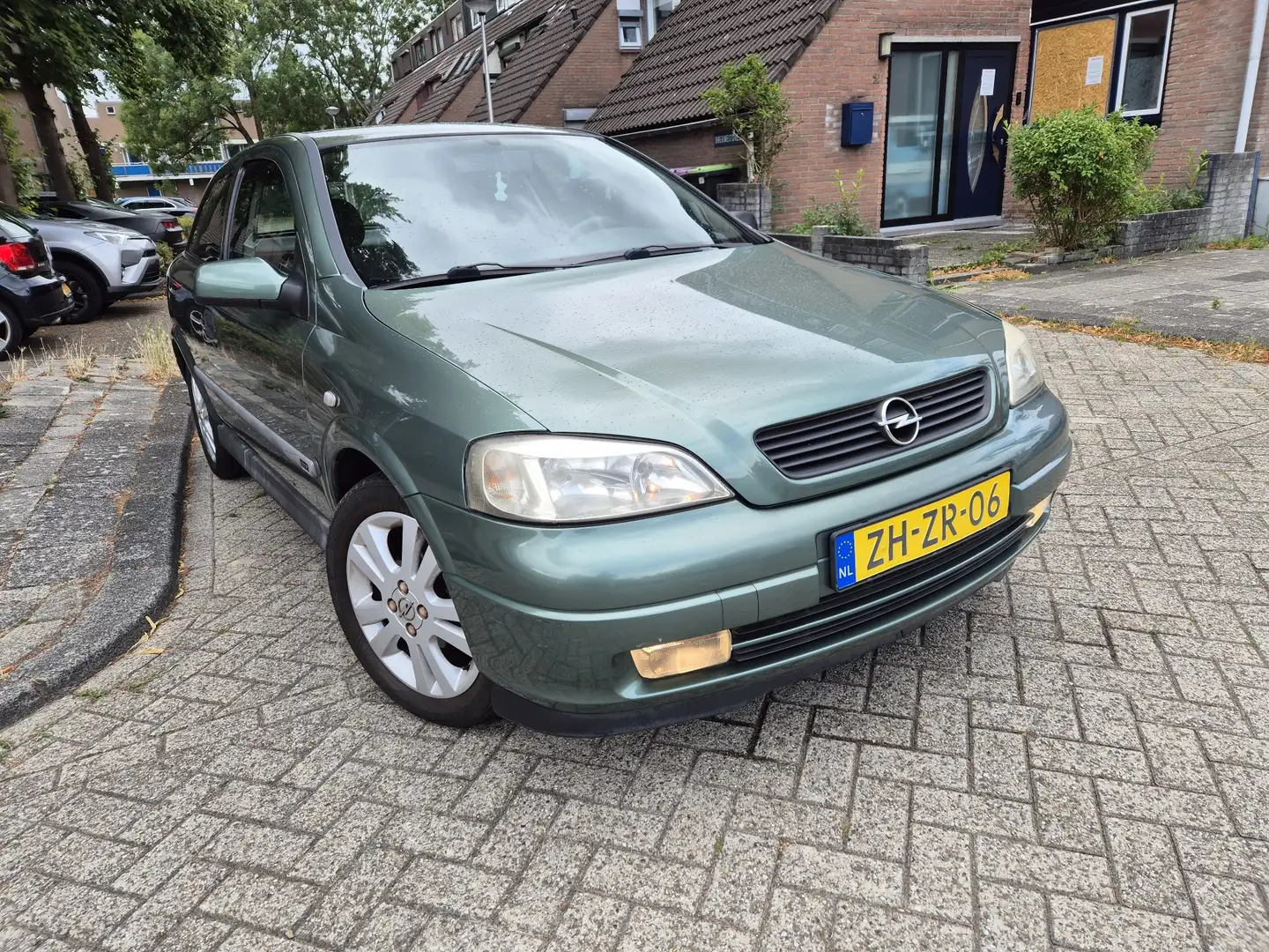 Opel Astra 1.6 Sportive Verde - 1