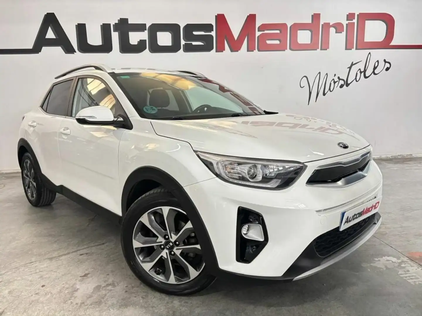 Kia Stonic 1.0 T-GDi 88kW (120CV) Drive Blanco - 1