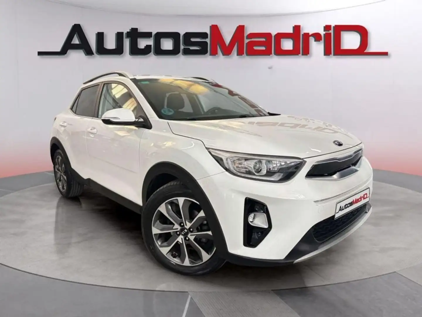 Kia Stonic 1.0 T-GDi 88kW (120CV) Drive Blanco - 1
