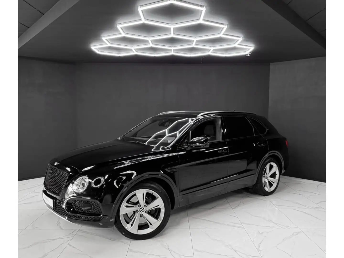 Bentley Bentayga 4.0 V8 Černá - 1