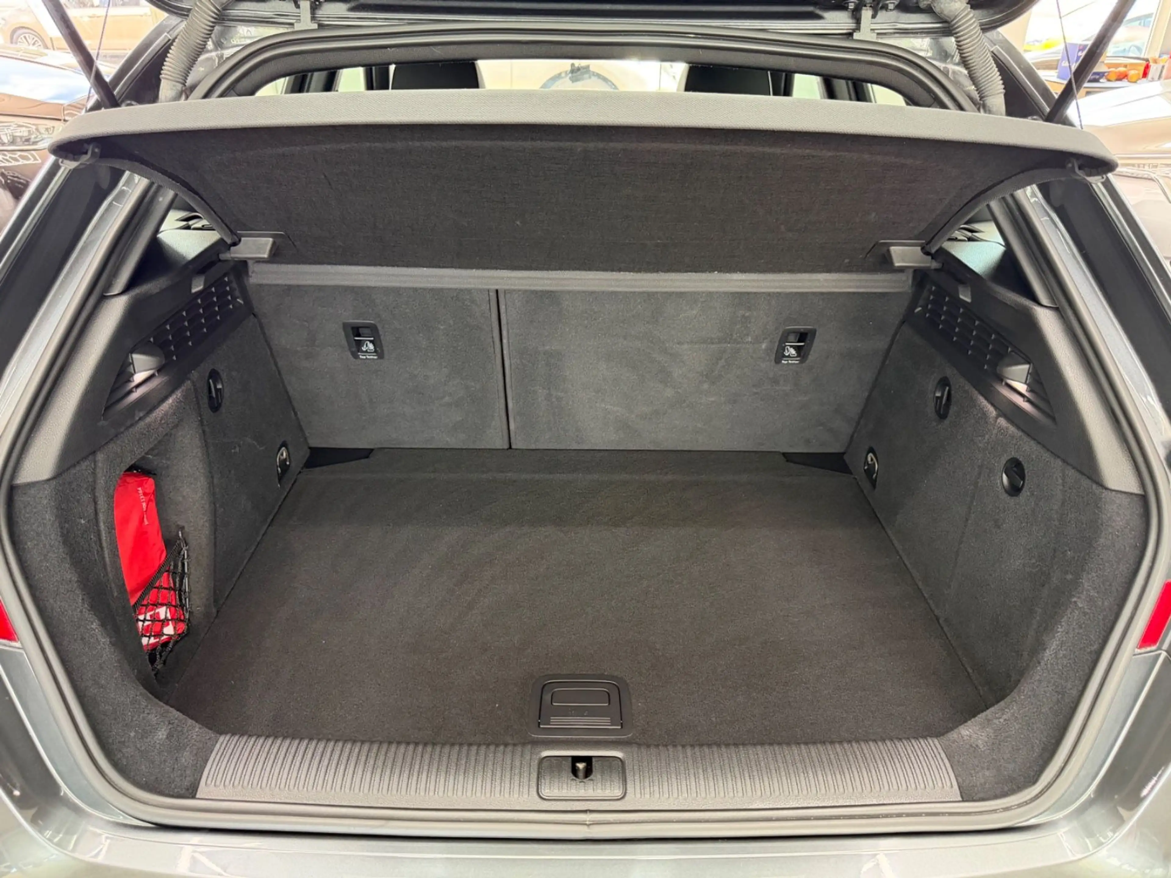 Audi S3 Sportback 2.0 TFSI quattro LEDER NAVI SHZ PDC — photo 12