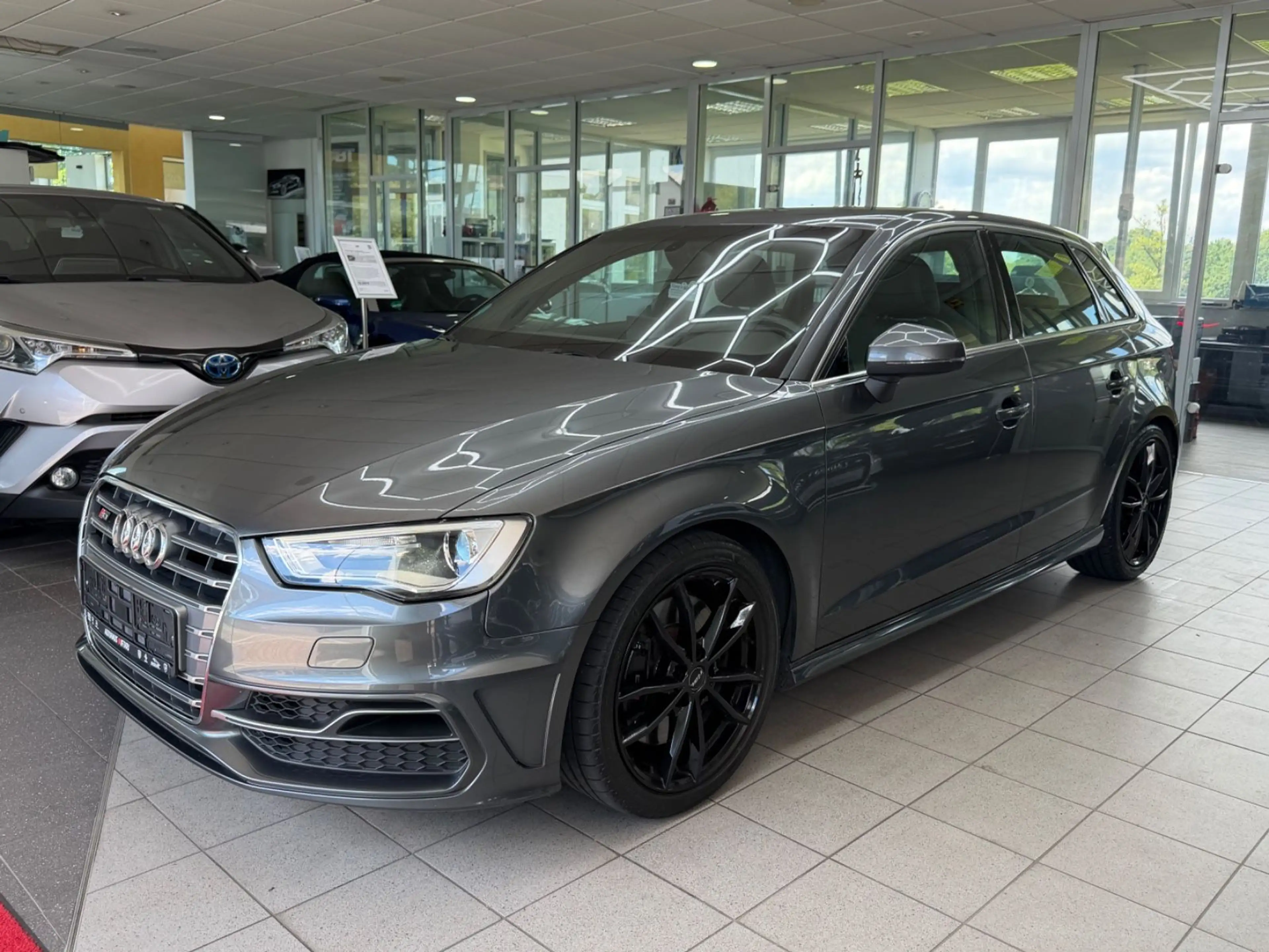 Audi S3 Sportback 2.0 TFSI quattro LEDER NAVI SHZ PDC — photo 5