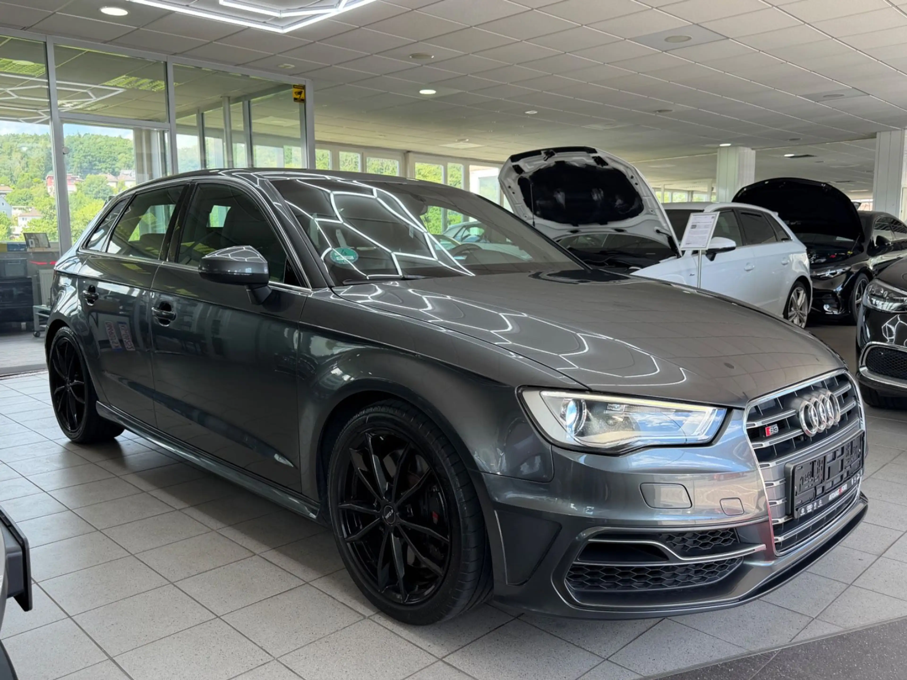 Audi S3 Sportback 2.0 TFSI quattro LEDER NAVI SHZ PDC — photo 4