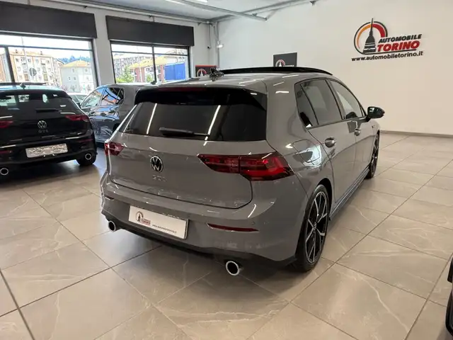 Volkswagen Golf view 4
