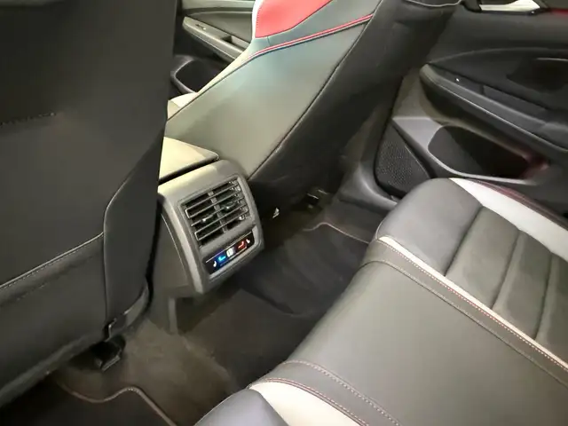 Volkswagen Golf view 10