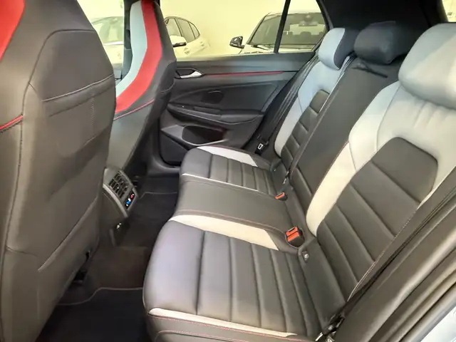 Volkswagen Golf view 9