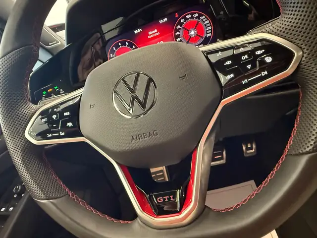 Volkswagen Golf view 18