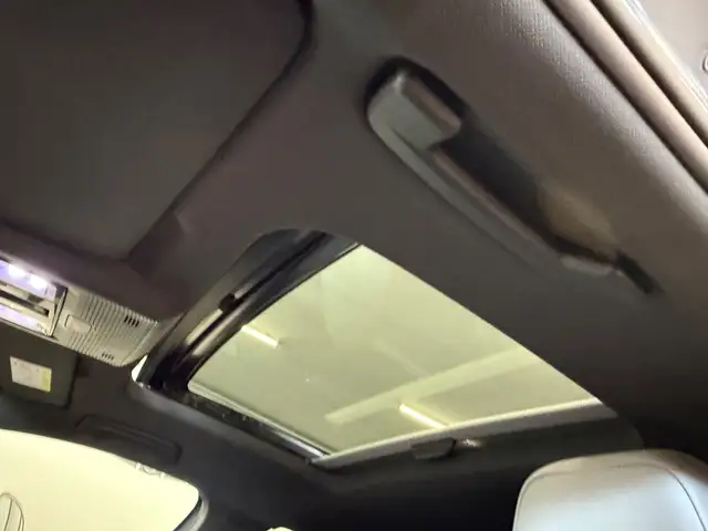 Volkswagen Golf view 8