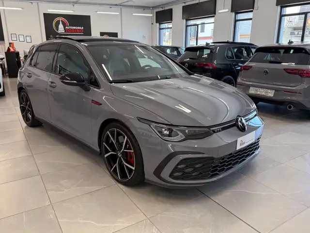 Volkswagen Golf view 3