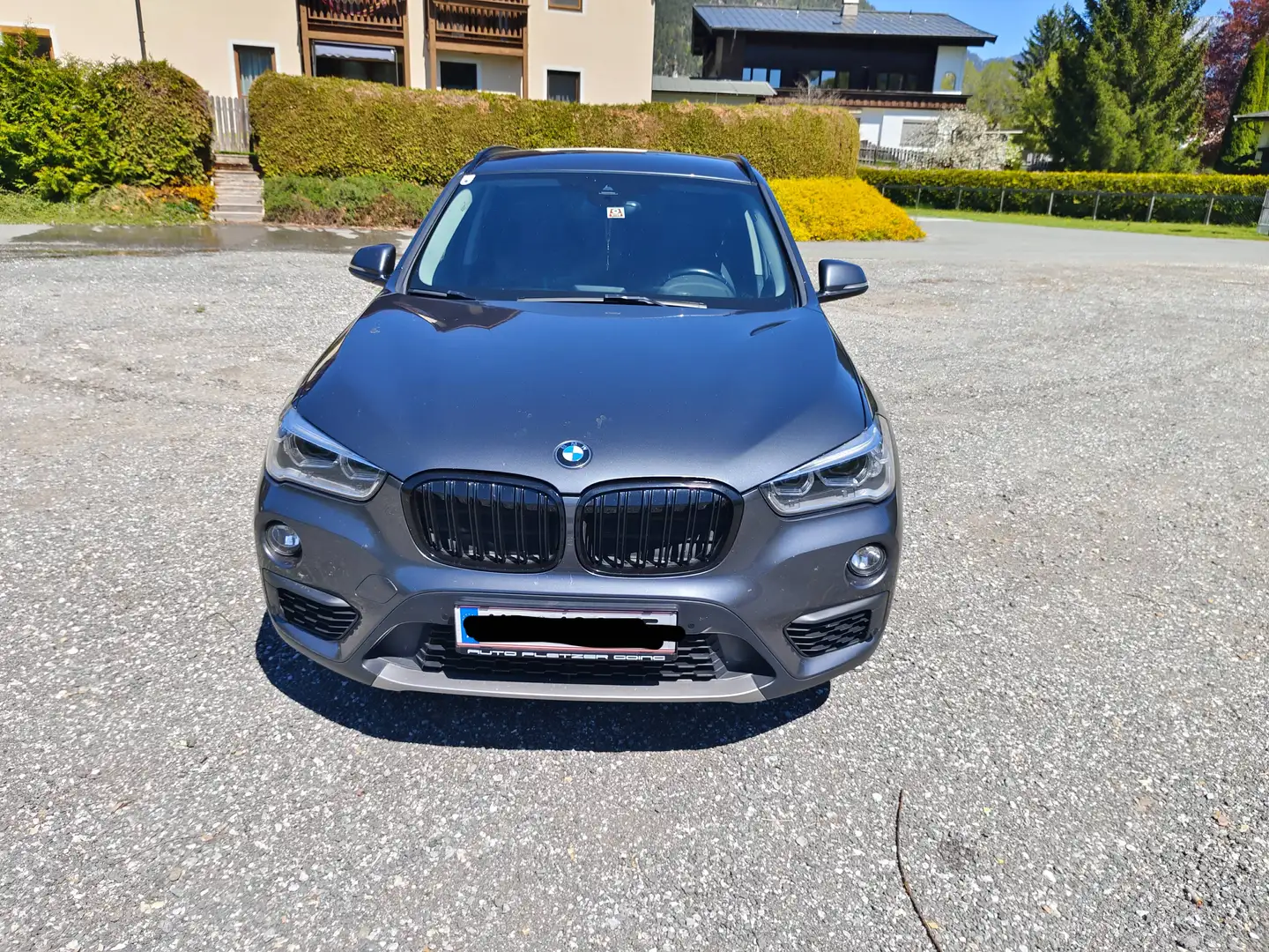 BMW X1 X1 xDrive 20d Advantage Aut. Advantage Grau - 2