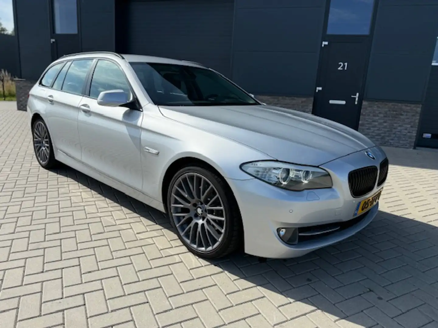 BMW 523 5-serie Touring 523i High Executive 3.0 NL Auto ! Gris - 2
