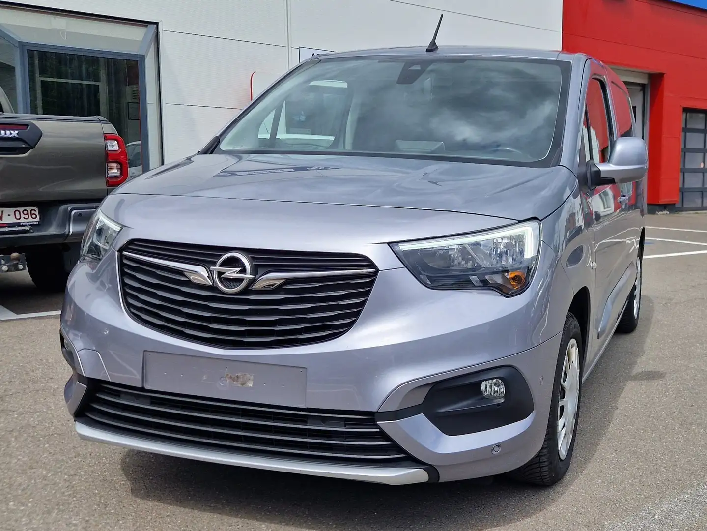 Opel Combo 1.5 BHDi boiîte auto Gris - 2