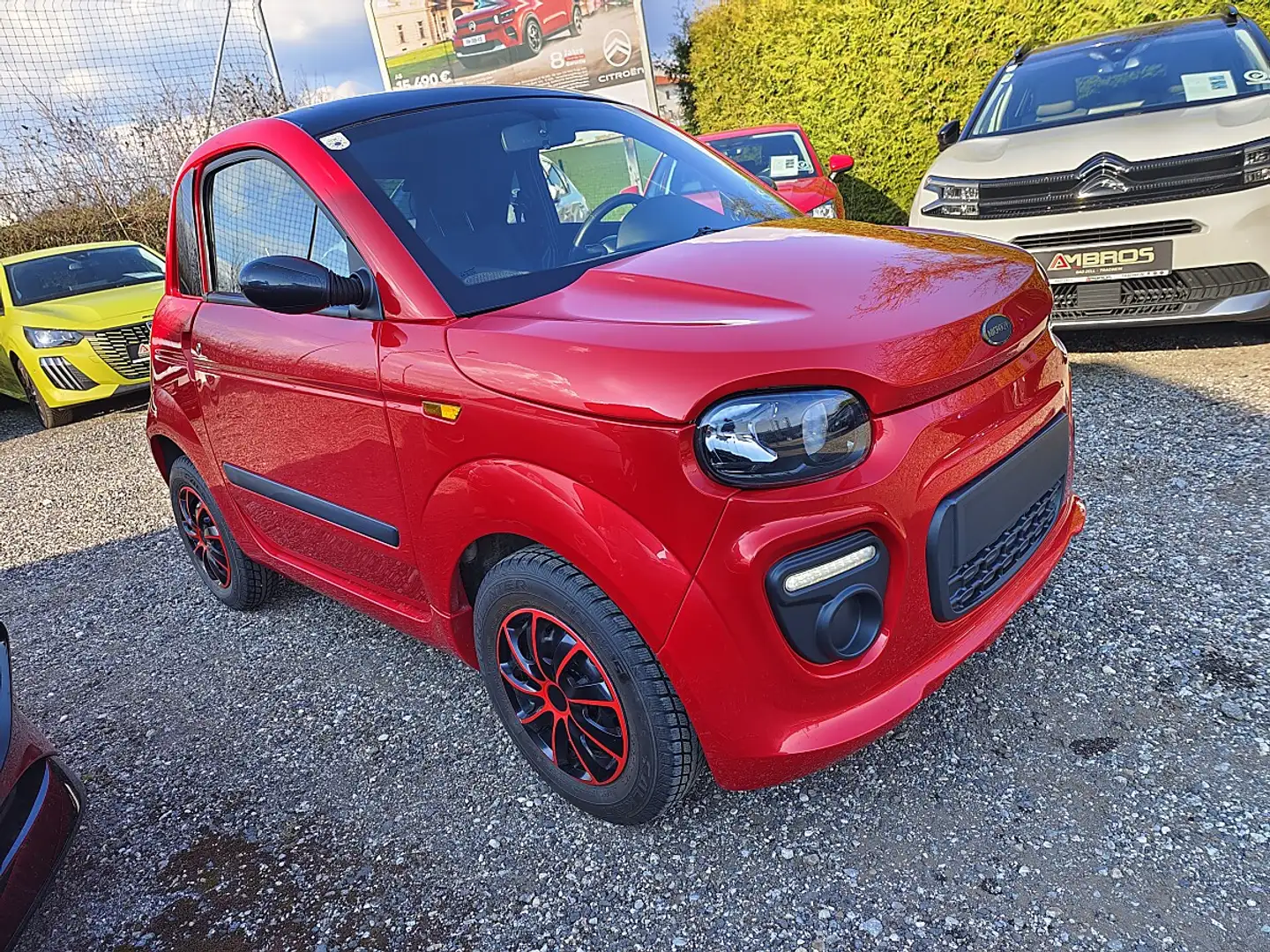 Microcar Due Dué Must Progress + Multimedia *AUTOFAHREN AB 15* Rot - 1