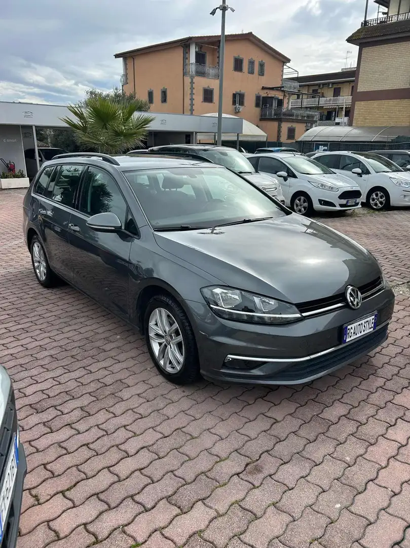 Volkswagen Golf Variant 1.6 TDI 115 CV DSG Grau - 1