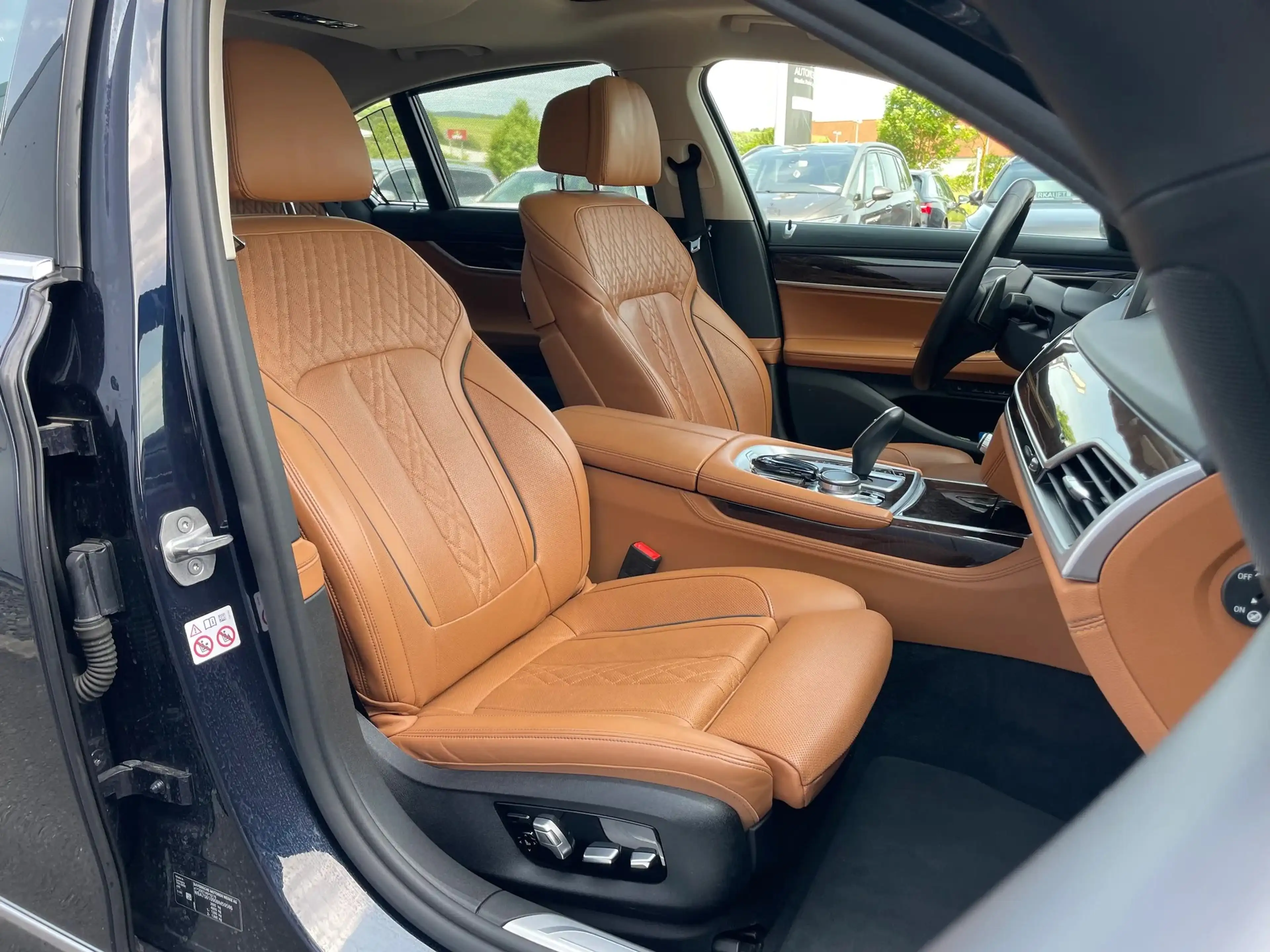 BMW 740 740d xDrive*Laser*Massage*20 Zoll*360°*Standh.* — photo 8