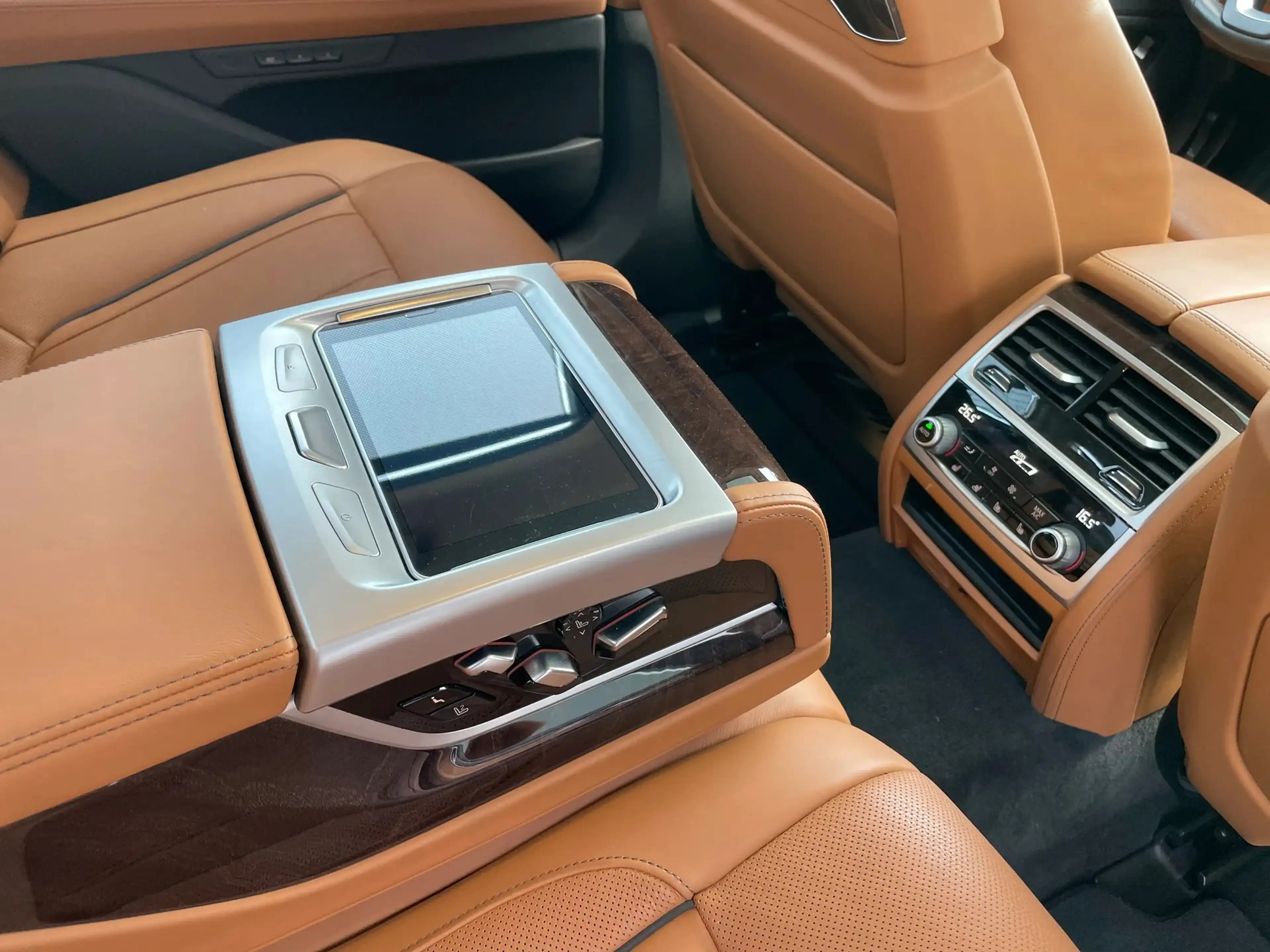 BMW 740 740d xDrive*Laser*Massage*20 Zoll*360°*Standh.* — photo 11