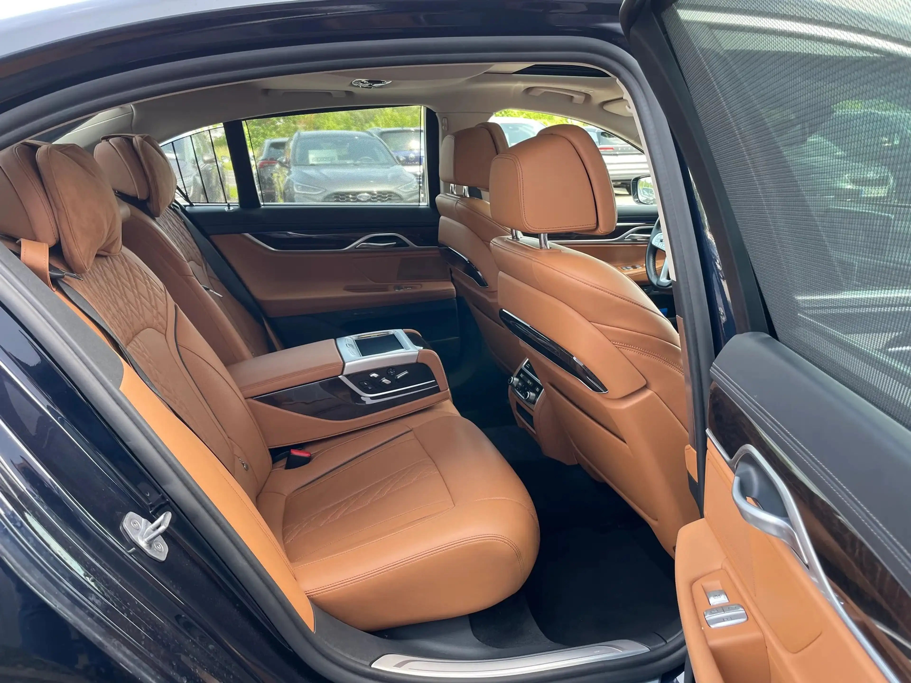 BMW 740 740d xDrive*Laser*Massage*20 Zoll*360°*Standh.* — photo 12