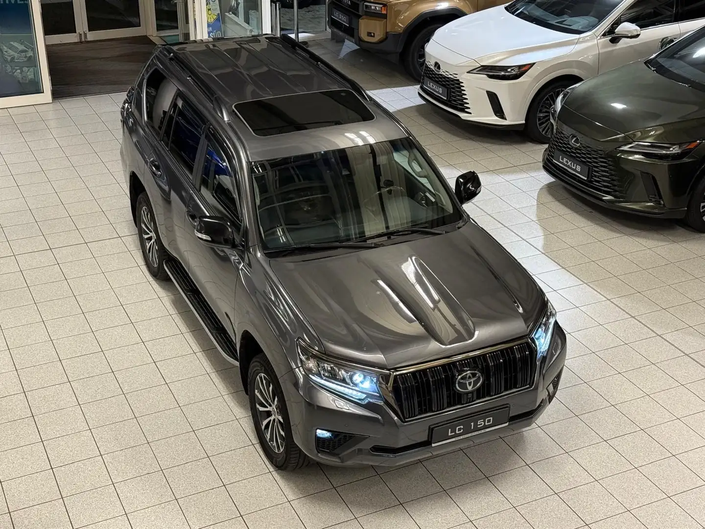 Toyota Land Cruiser 150 "BLACK EDITION"-7-SITZE-360 C.-DVD R-SSD Grau - 1