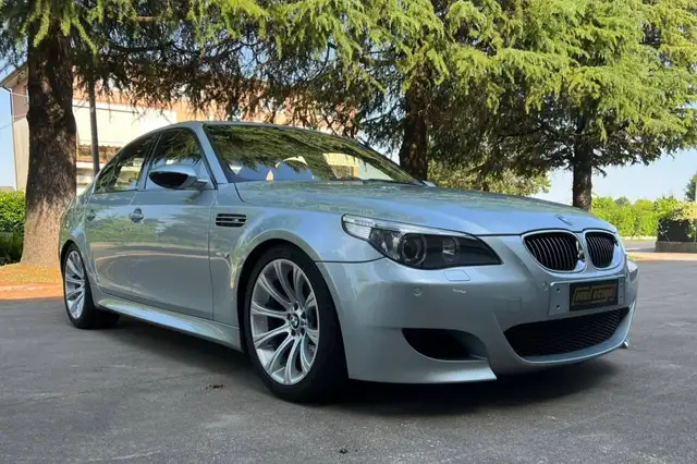 BMW M5 M5 5.0