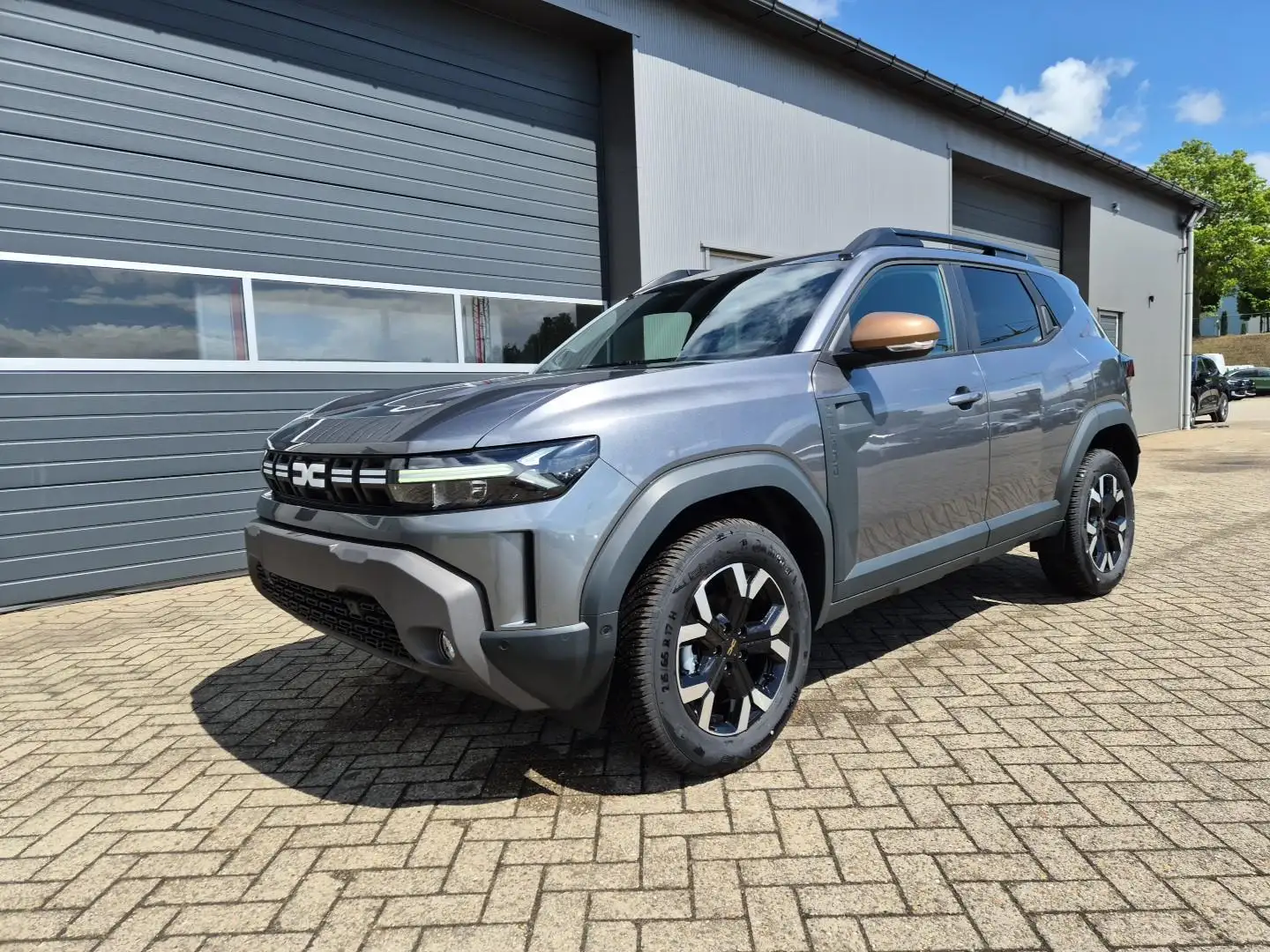 Dacia Duster Extreme 4x4 130PS 1.2 TCe Frontscheibe beheizb.... Grijs - 1