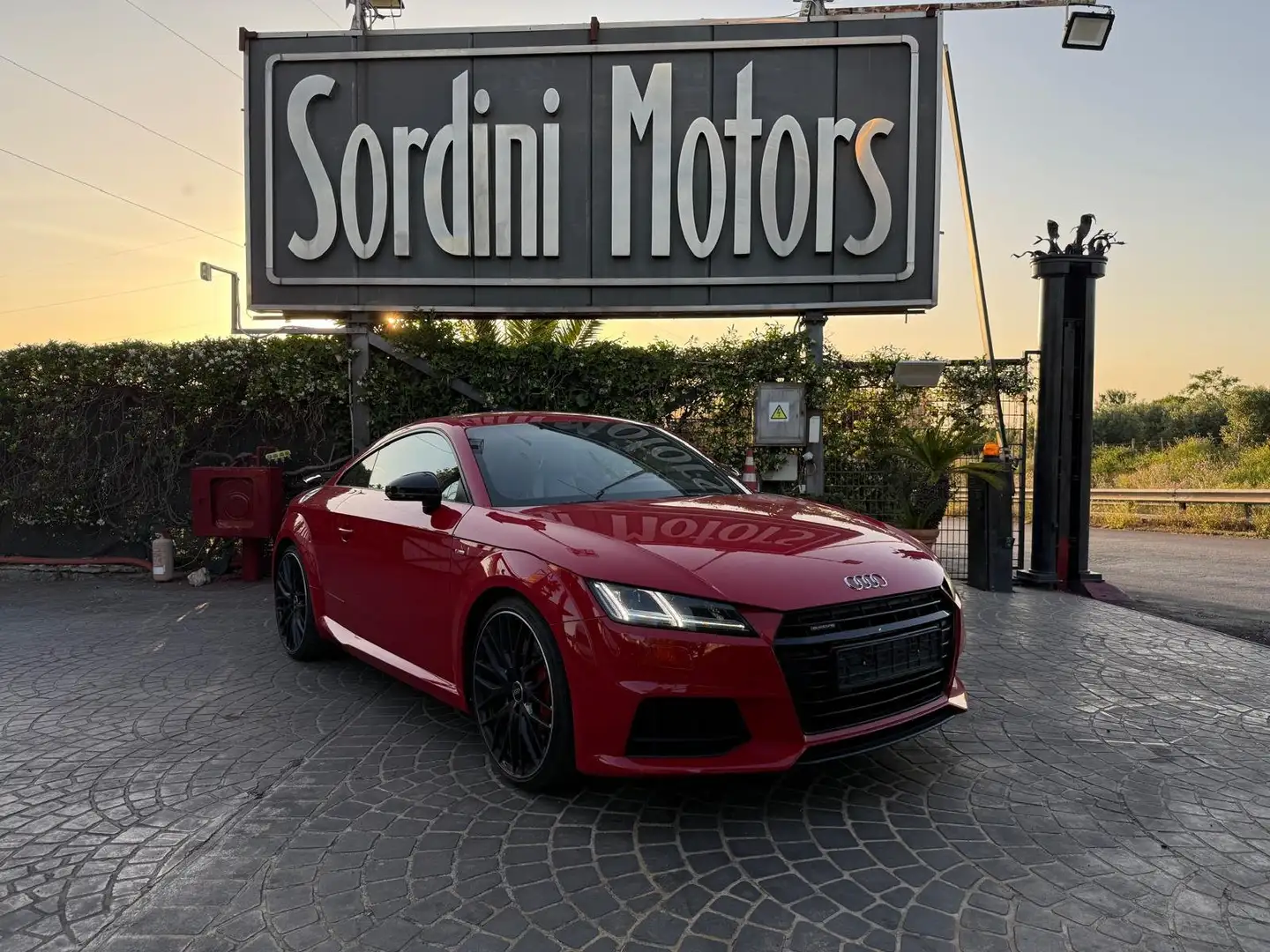 Audi TT Coupe 2.0 tfsi S line quattro Competition 271 cv! Rosso - 1