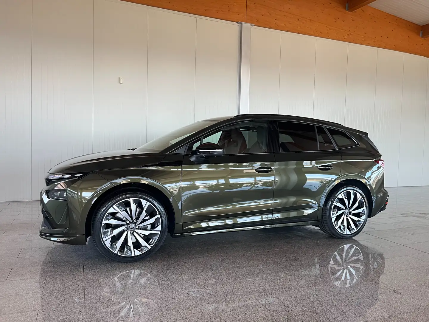 Skoda Enyaq iV 85 82kWh Sportline Verde - 1
