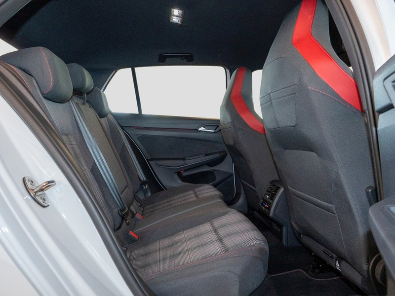 Volkswagen Golf 2.0 TSI DSG GTI — photo 10