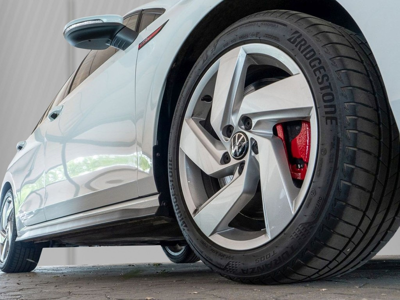Volkswagen Golf 2.0 TSI DSG GTI — photo 6