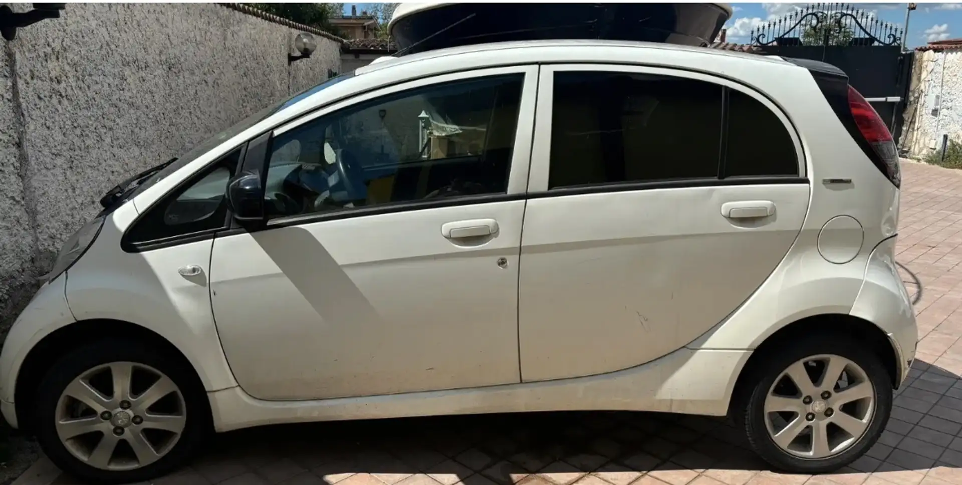 Peugeot iOn Ion Weiß - 1