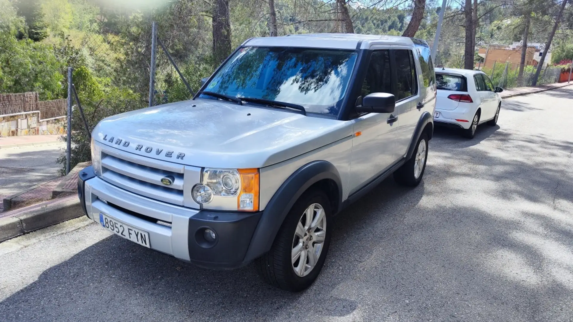 Land Rover Discovery 2.7TDV6 S siva - 2