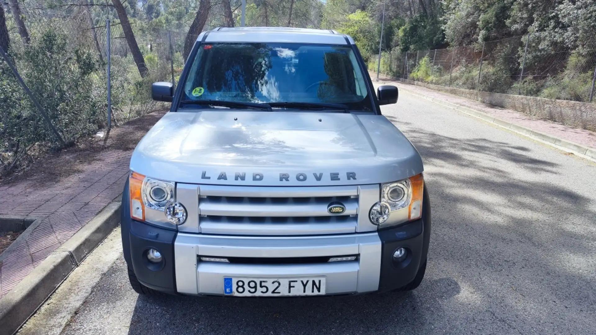 Land Rover Discovery 2.7TDV6 S siva - 1