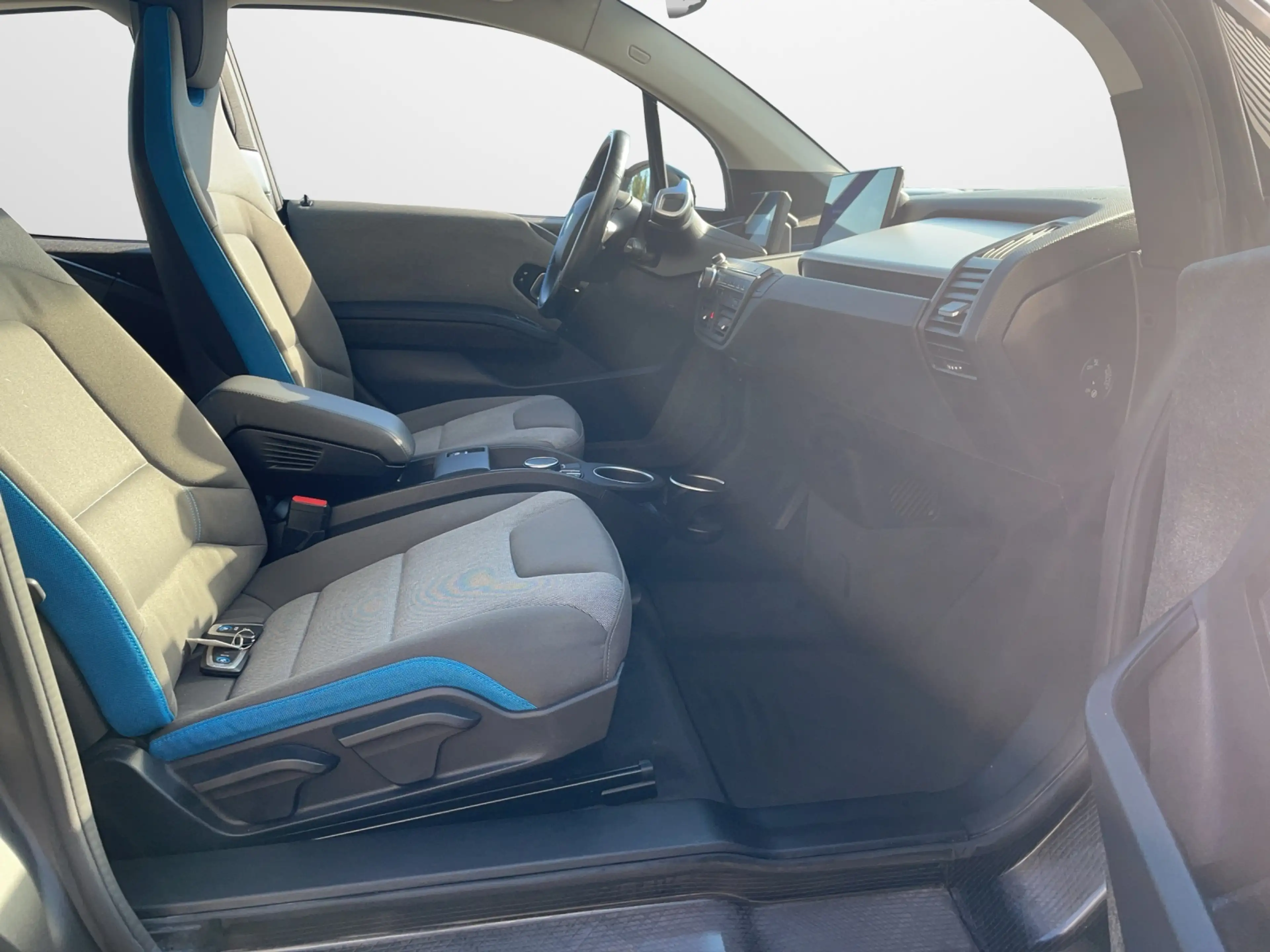 BMW i3 REX — photo 13