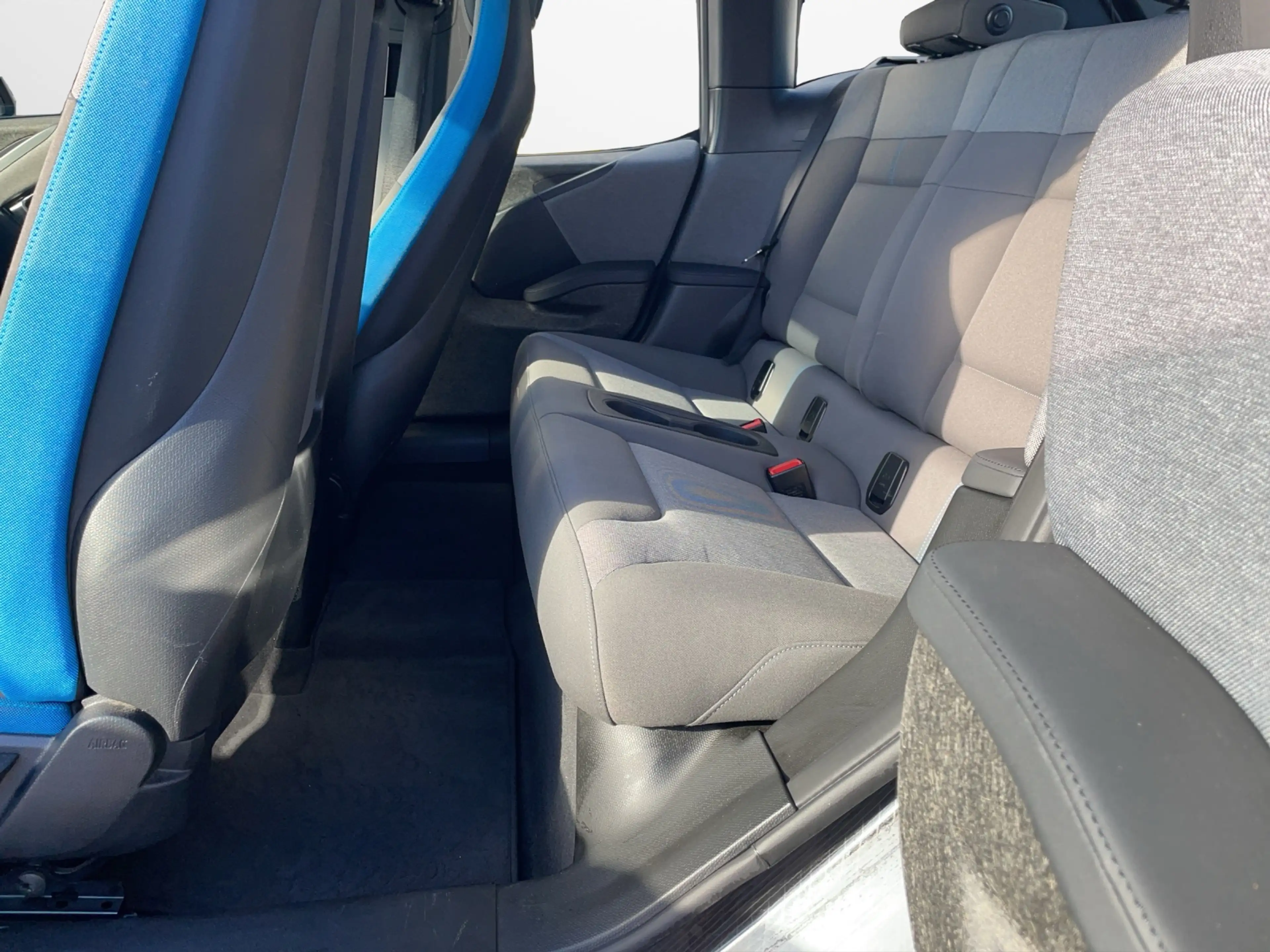 BMW i3 REX — photo 11