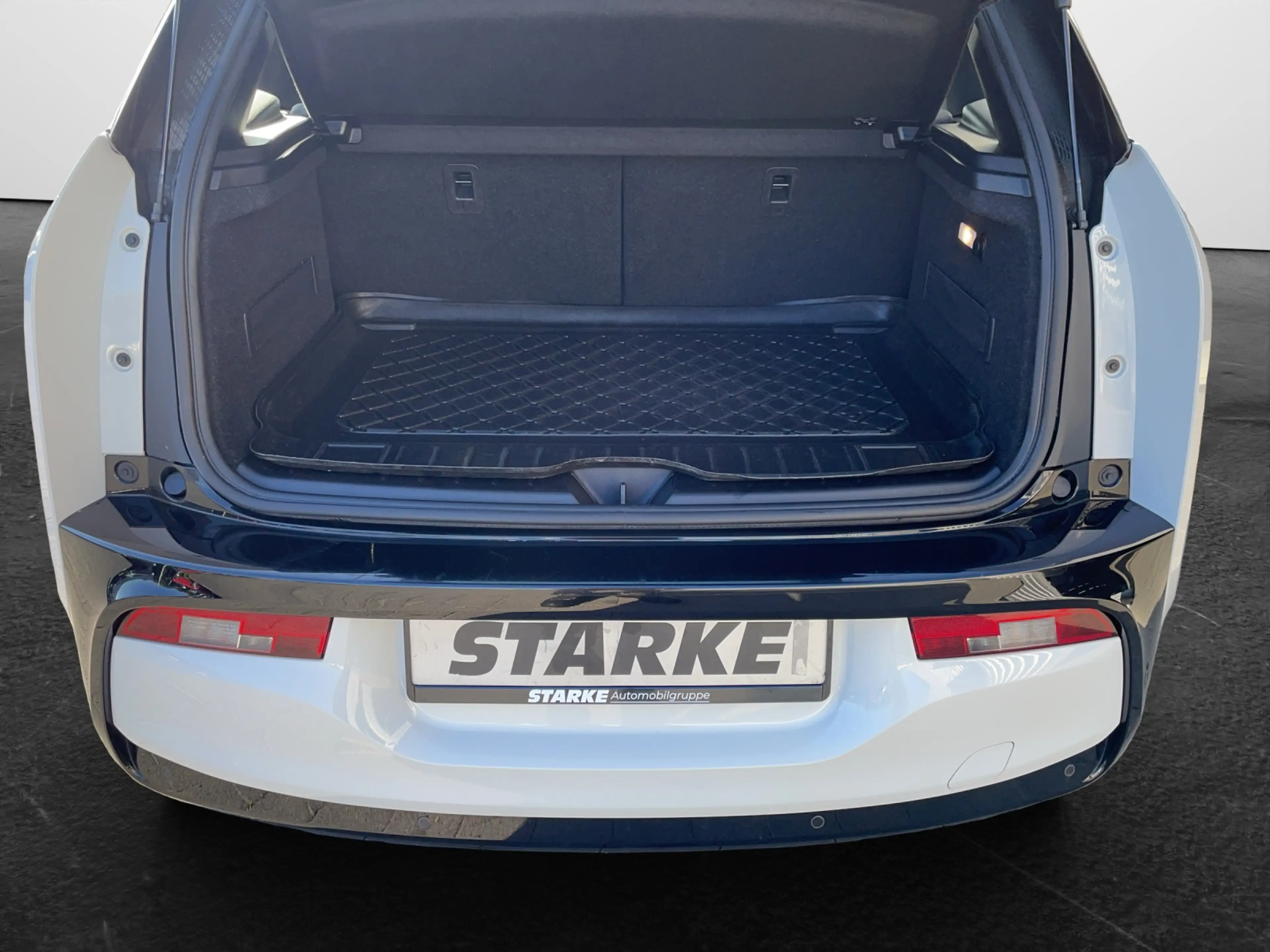 BMW i3 REX — photo 12