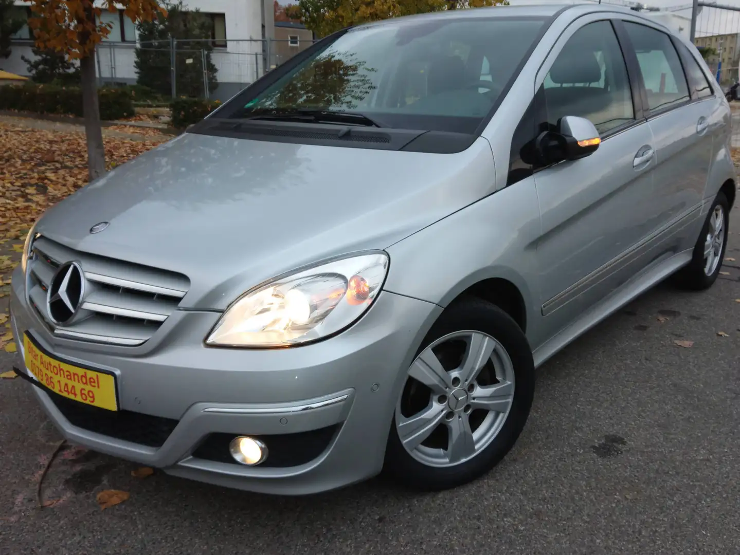 Mercedes-Benz B 170 B 170 Aut+2Hd+Navi+Blue+SHZ+AHK+PDC+N.Tüv Gris - 2