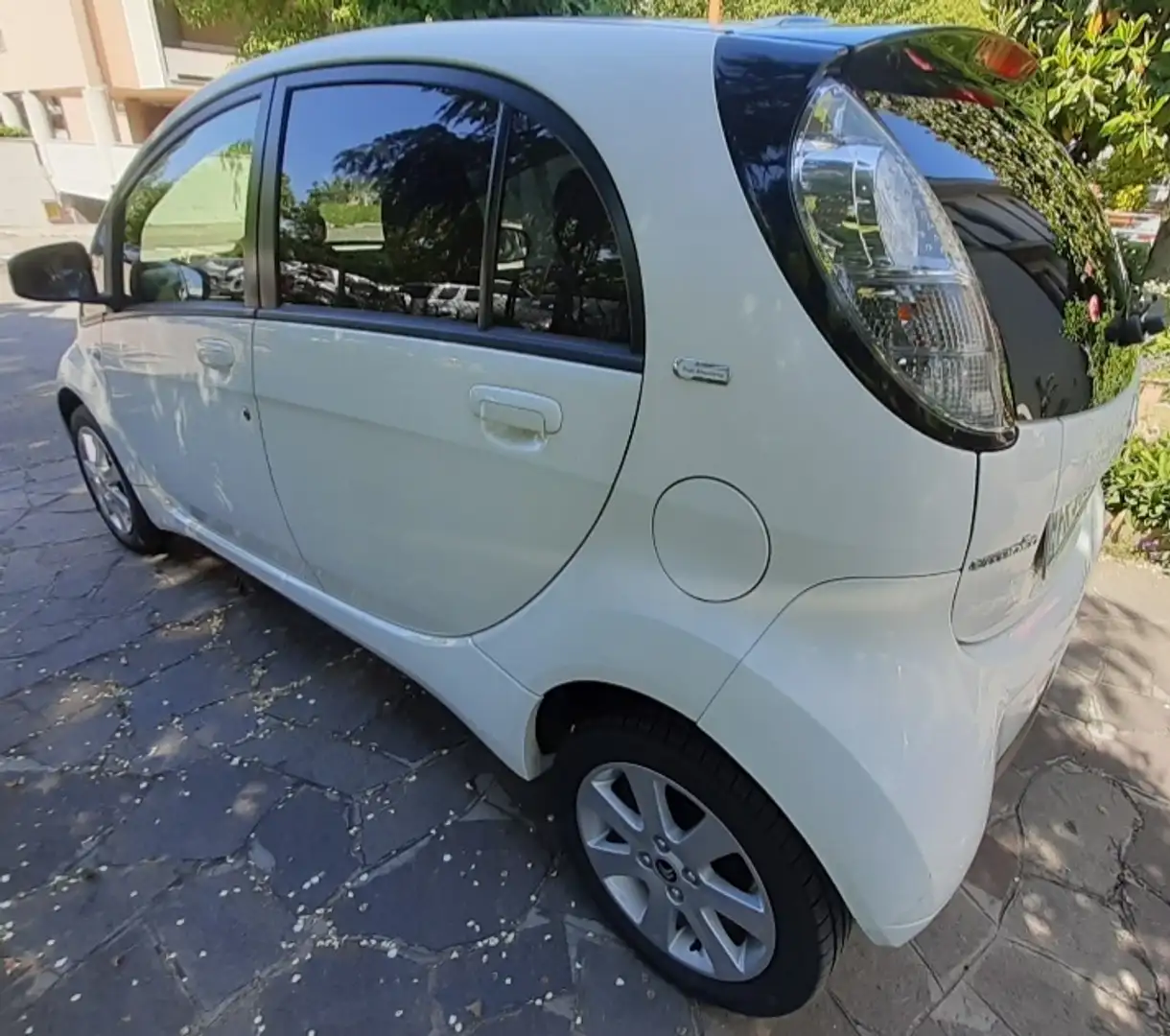 Citroen C-Zero C - Zero full electric airdream Attraction Weiß - 1