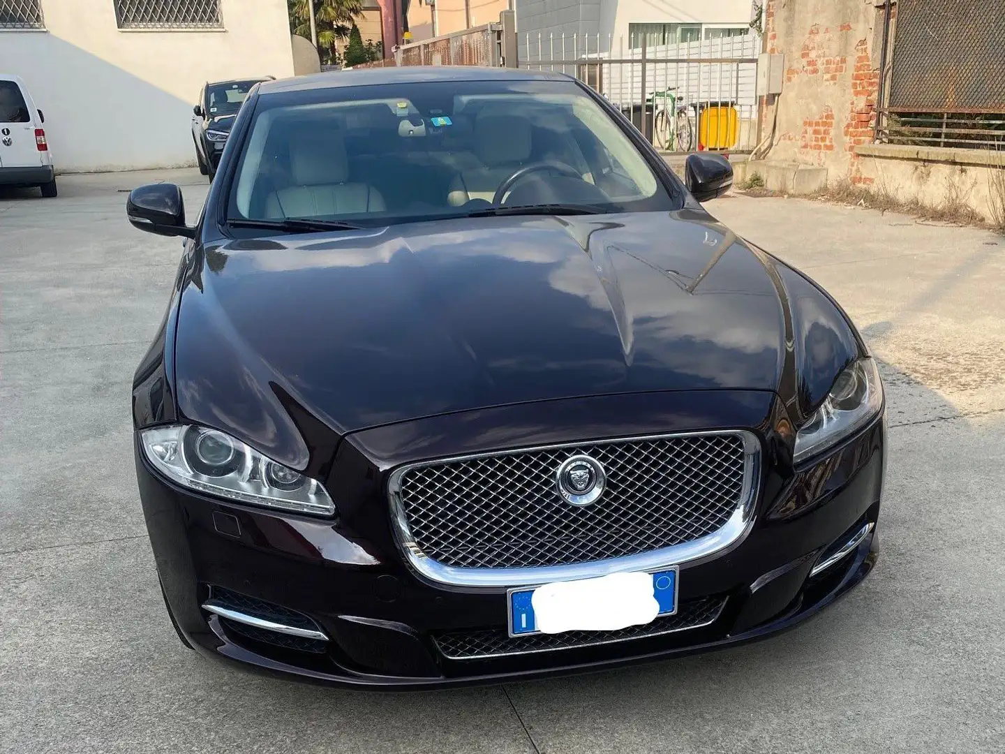 Jaguar XJ XJ 5.0 LWB PORTFOLIO Brązowy - 1