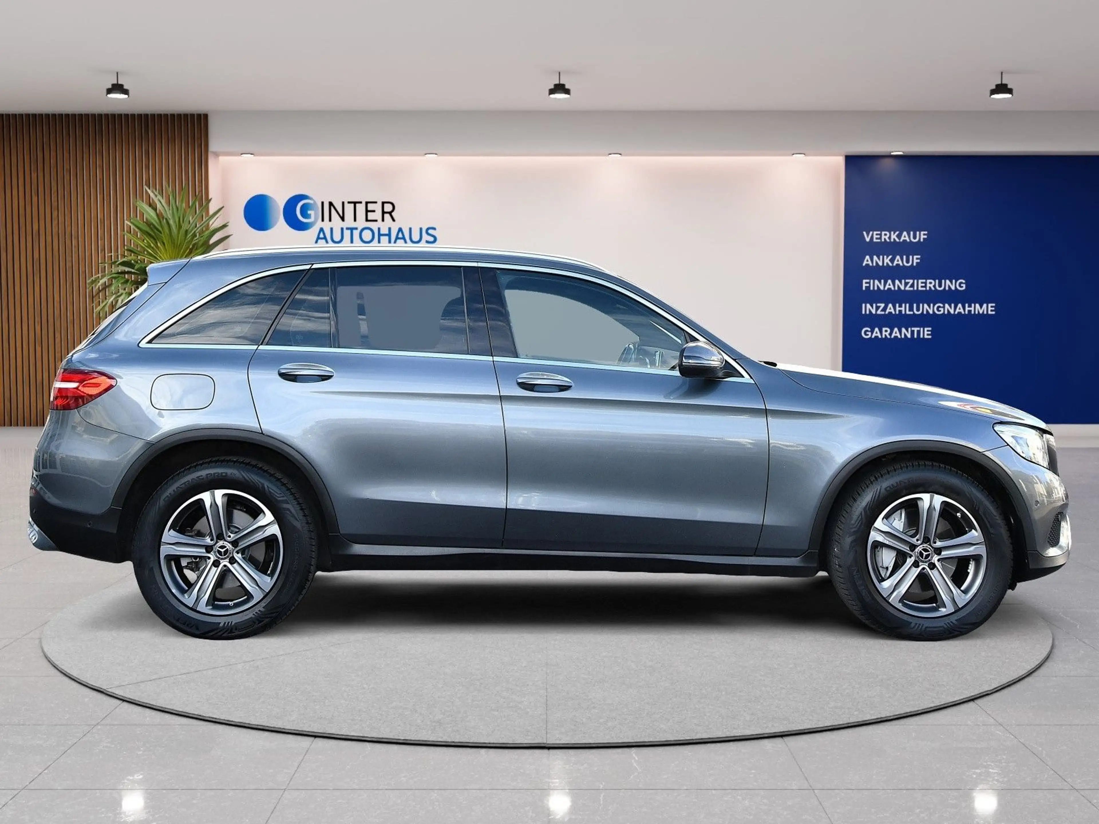 Mercedes-Benz GLC 220 d 4Matic Exclusive*LED*Standheizung*2Hand — photo 3