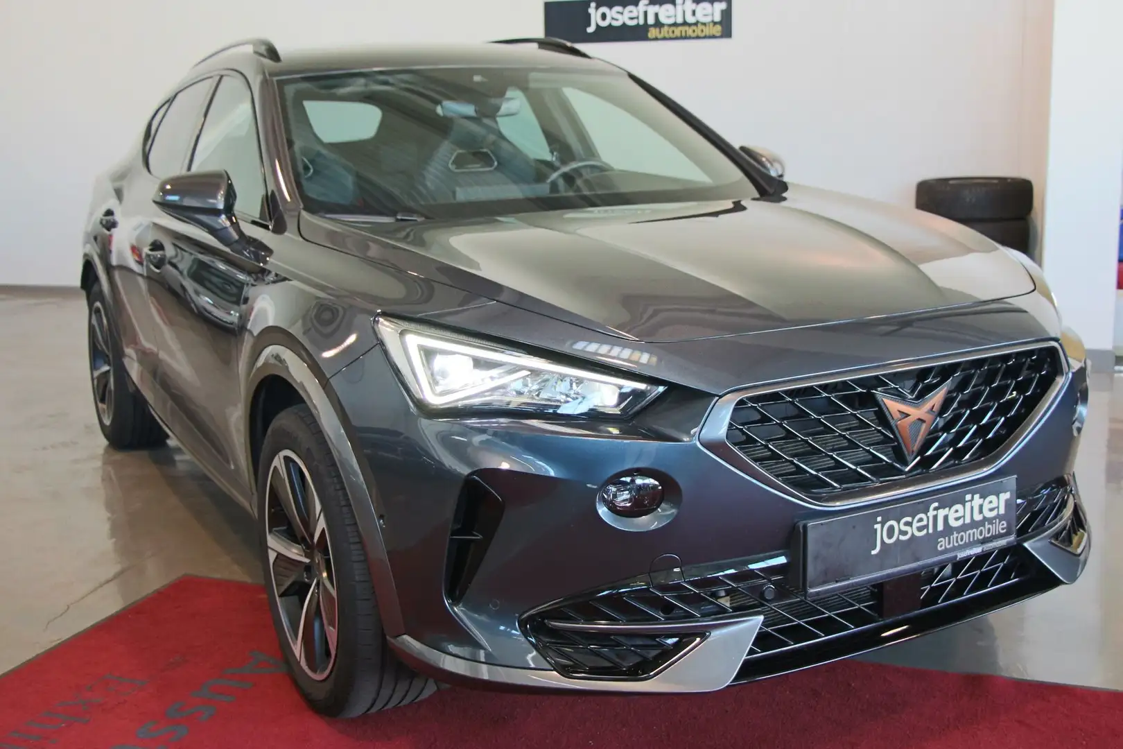 CUPRA Formentor 1.4 e-Hybrid DSG Grau - 1