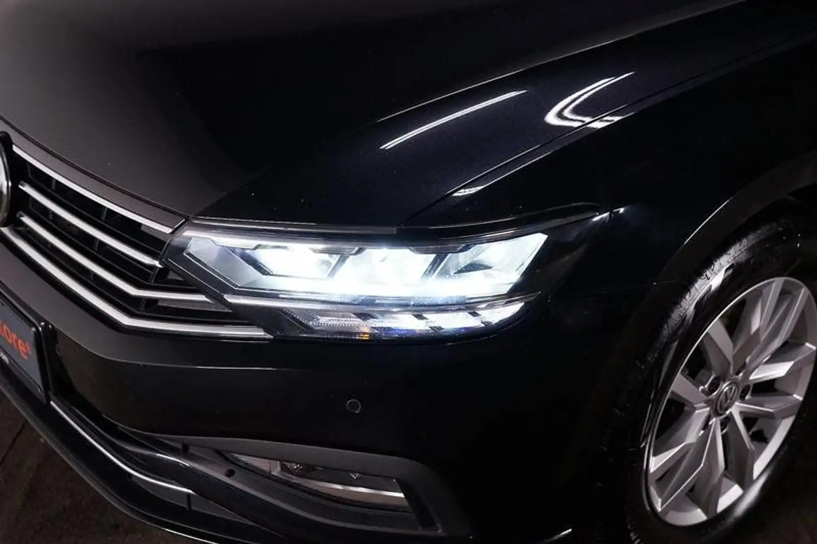 Volkswagen Passat Variant 2.0 TDI BMT Business DSG/Kamera Noir - 2