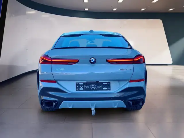 BMW X6 view 5