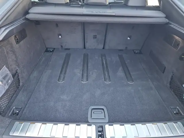 BMW X6 view 8