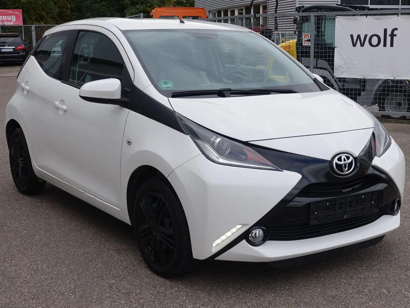 Toyota Aygo Aygo AYGO 1.0 VVT- x-play touch"X-business-Paket Blanc - 1
